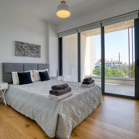 Premier 105 1 Bed Пафос